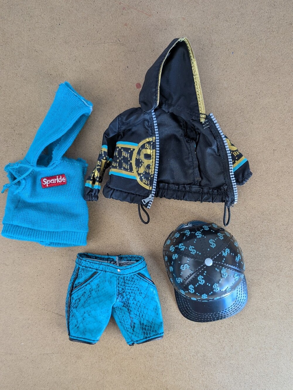 MGA Rainbow High River Kendall Outfit, Clothing & Accessories, Boy Doll Blue